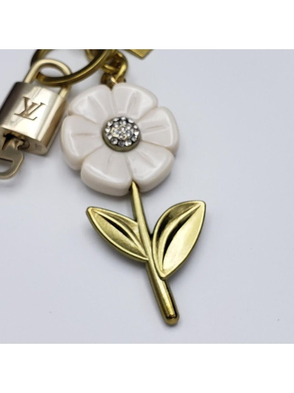 LV Gold Padlock Authentic 🔑 Luxury Bag Charm w/ Unbranded Flower Keychain - Picture 8 of 12